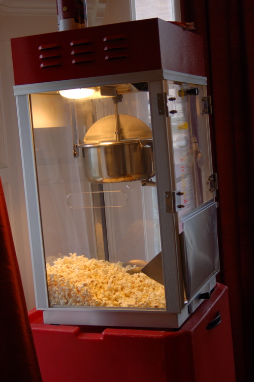 How Cute Is This Popcorn Machine? Just Like Being At The Theater!